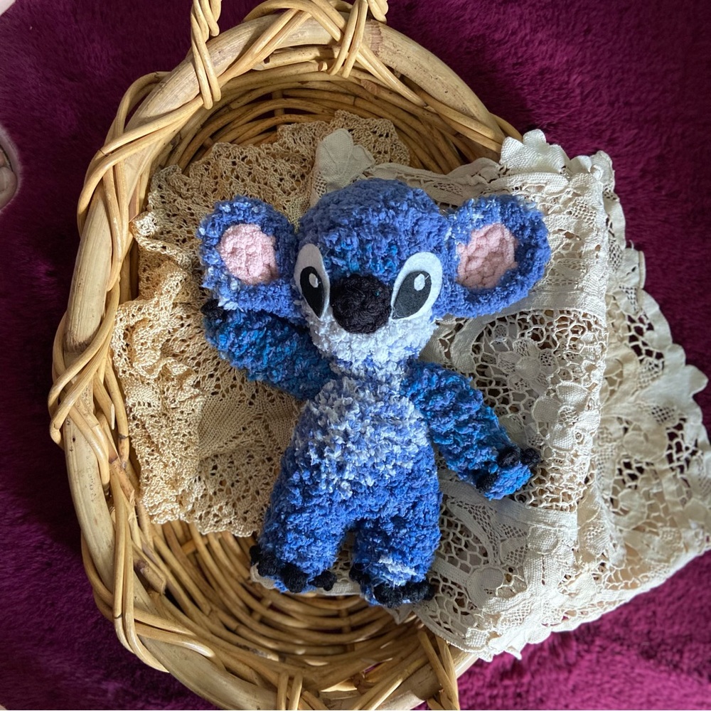 Crochet stitch plushie - Picture 1 of 11